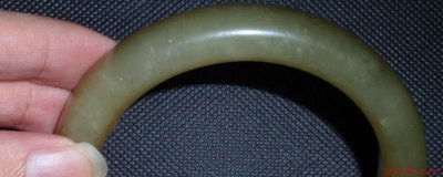 ​新买的玉镯子有什么讲究 新买玉镯要怎么处理