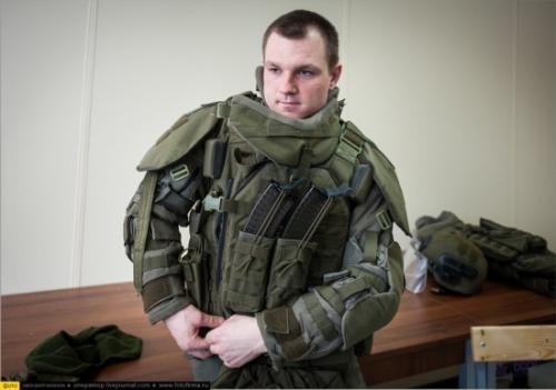 防弹衣能防子弹,却连小刀都防不了?事实真相和你想的不一样