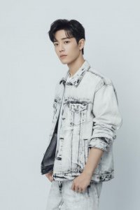 ​肖战个人单曲《光点》