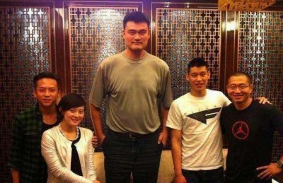 ​姚明体重突破400斤！当初他才264斤啊！球迷：姚明该减肥了