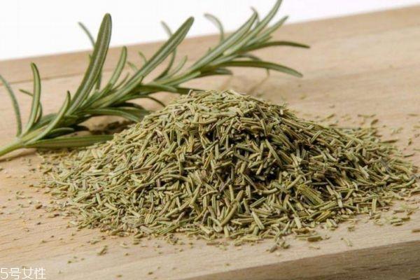 迷迭香的花语是什么呢 迷迭香的味道是怎么样的呢 迷迭香的花语是什么呢 迷迭香的味道是怎么样的呢