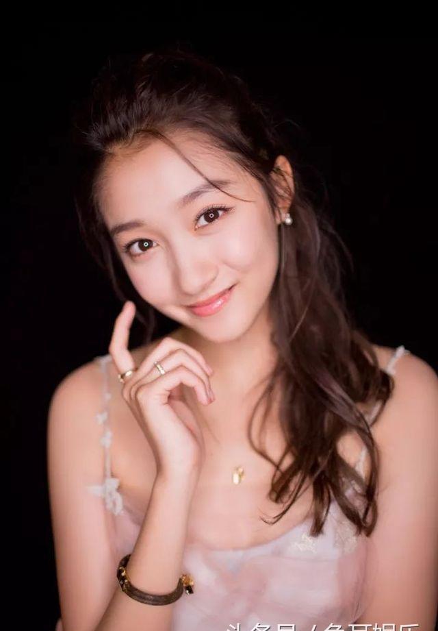 新四小花旦名单出炉，关晓彤上榜，赵丽颖竟然落选？