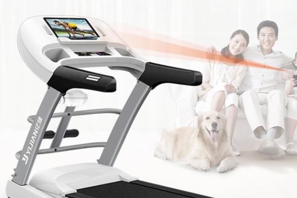 跑步机是穿鞋还是光脚 一定别光脚