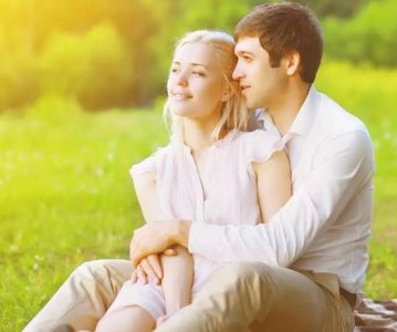 ​晚上睡觉时女朋友生气了怎么哄