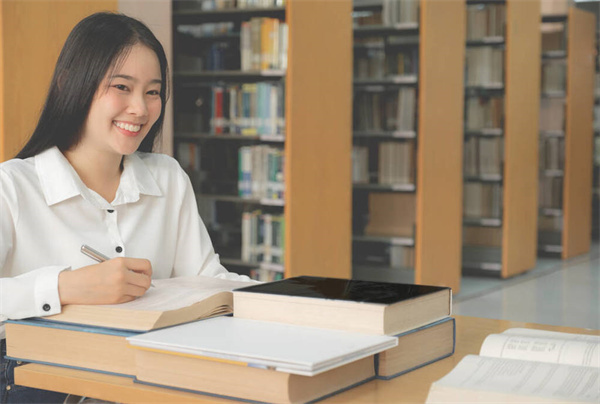 求穿越成女配的玄幻小说_求好看的穿越成**的小说_260489