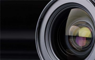 ​变焦镜头与定焦镜头的区别？看这里给你答案！