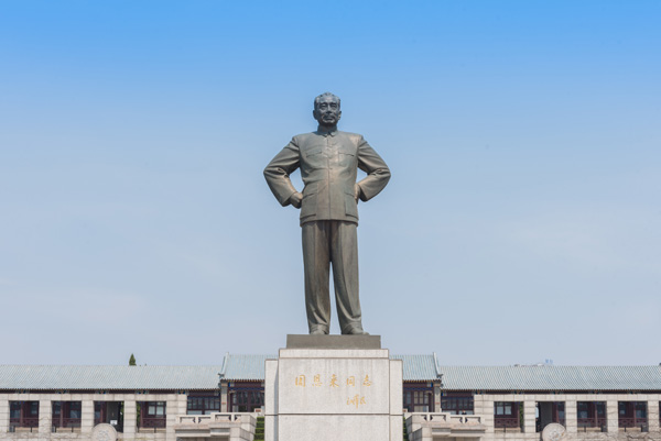 大江哥摆掉头东的作者是谁