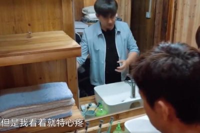 ​黄磊爆料王迅父母春节车祸，父亲重伤母亲去世，王迅发微信痛哭