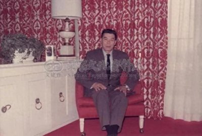 ​俞扬和的私人相册，经历二婚，娶蒋孝章为妻，成为蒋门的女婿