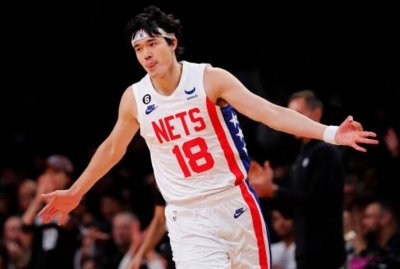 ​渡边雄太19分钟得到11分，5次抢断创生涯新高