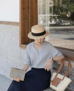 ​40岁的女人成熟优雅，风韵十足，一起学学40岁气质女神的气质穿搭