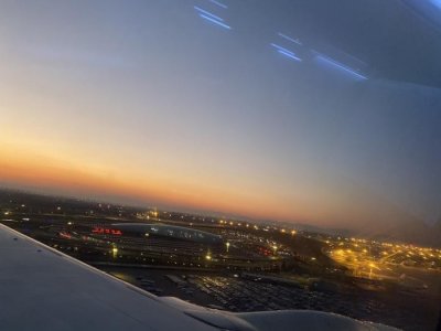 ​首都机场年旅客吞吐量再破1亿人次，全球只有两家机场过亿